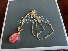 Gold coloured chain with