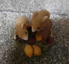 Mouse With Pot And Berries