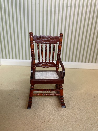 12th scale dolls house - 1:12th,