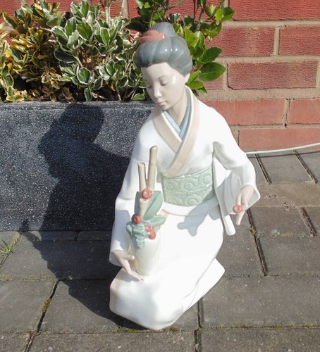 Nao lladro figurine - (8151),