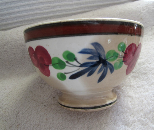 Old small iron earth - , bowl