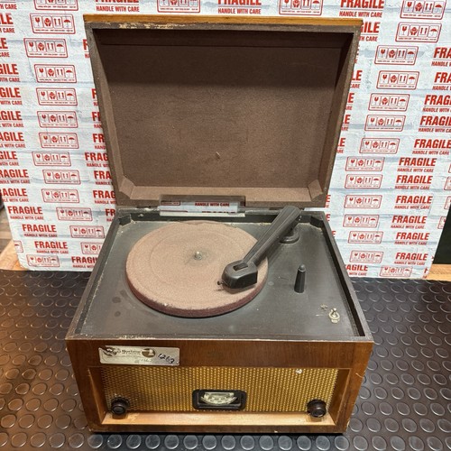 Vintage wooden record player - wooden,