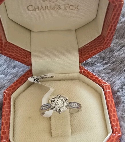 Diamond engagement ring - ring, 18ct