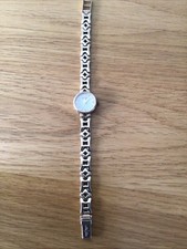 Beautiful Ladies 9ct Gold