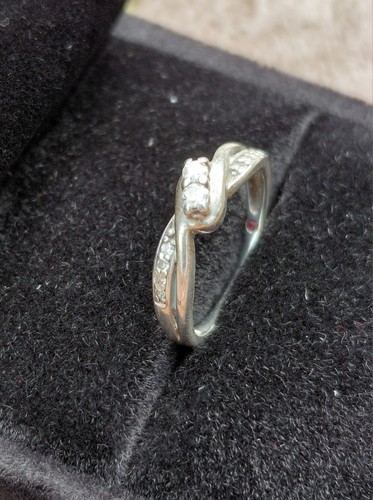 9ct white gold - 9ct, diamond