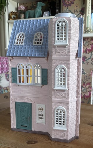 Sylvanian families deluxe - families,