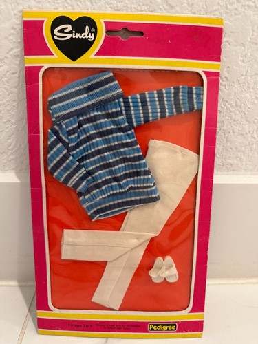 Vtg pedigree sindy doll - doll, blue