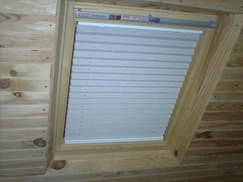 Skylight pleated blind - pleated, to
