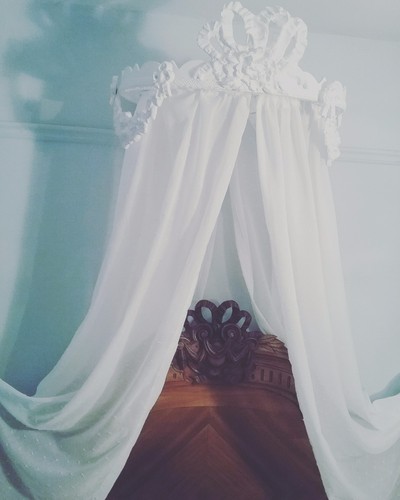 Antique french style bed - antique, ciel
