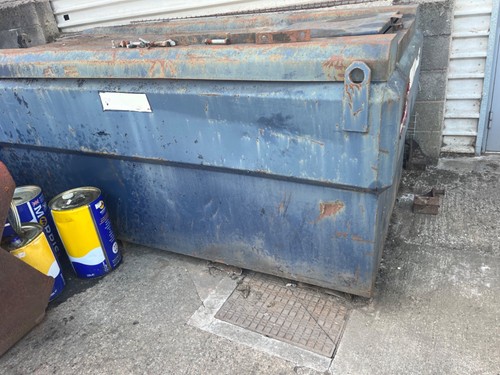 Fuel tank bunded w - fuel, x