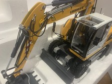 Liebherr A916 Wheeled Hydraulic Diecast Excavator 1:32 Nokian Tyres
