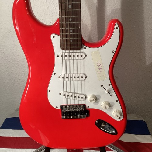 Squire fender guitar - squire, by