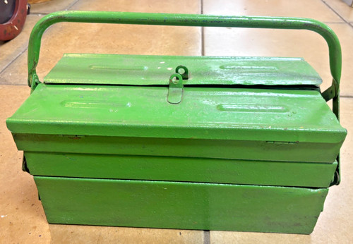 Vintage green metal cantilever - green,