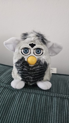 Hasbro raccoon furby 1999 - raccoon,