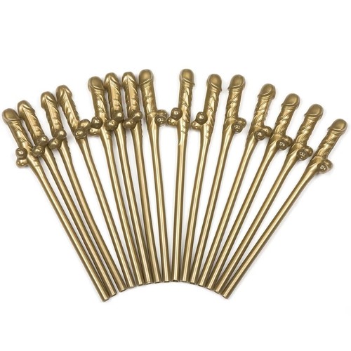 Willy straws hen - straws,