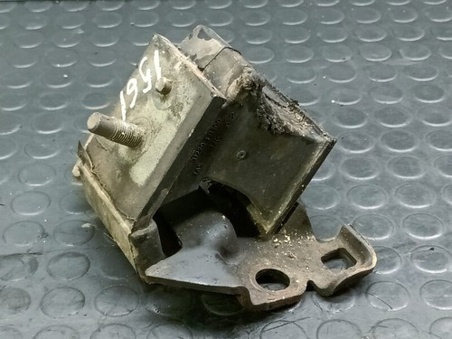 Engine mounting bracket nissan - engine,