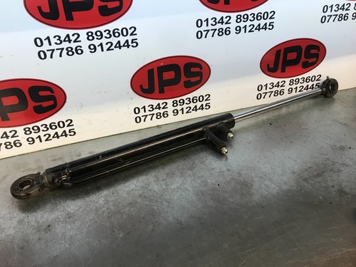 High tip grass box - lift, ram