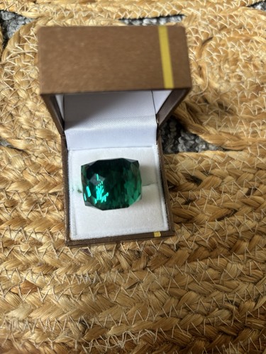 Swarkovski green glass - swarkovski,