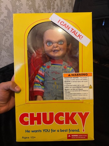 Chucky doll mezco - chucky,