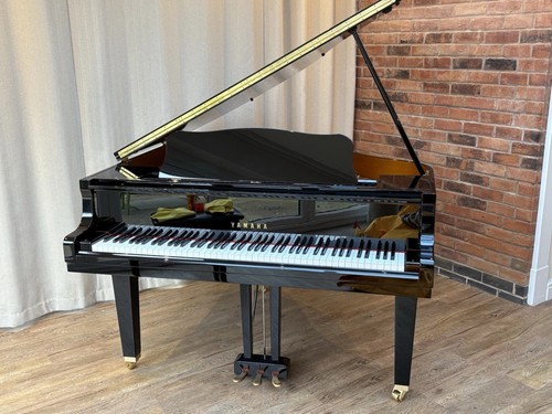 Yamaha gb1k baby grand piano - yamaha,