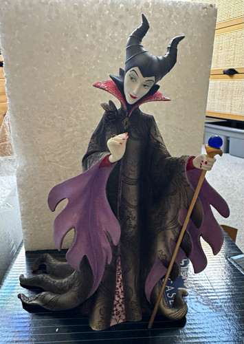 Disney showcase collection - showcase,