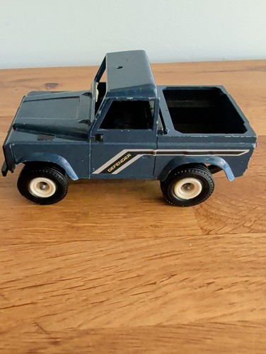 Britains land rover defender - land,