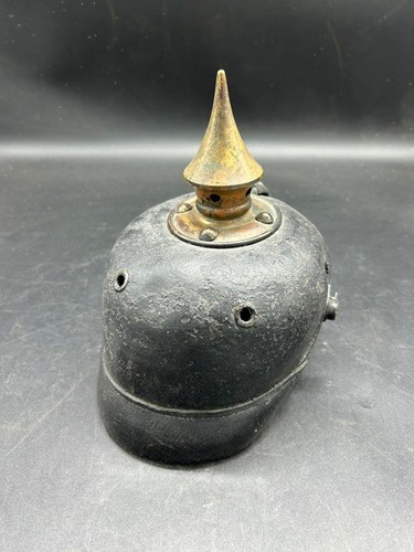 Ww1 pickelhaube point - point, impacted