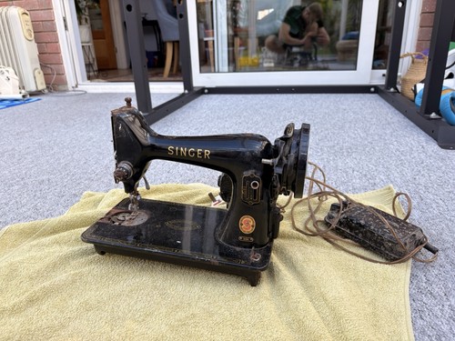 Singer vintage sewing machine - singer,