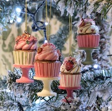 GISELA GRAHAM SET OF 2 RESIN CUP CAKE CHRISTMAS DECORATIONS