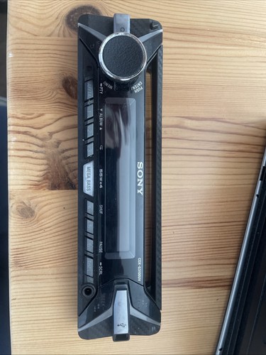 Sony car stereo radio - radio, cd