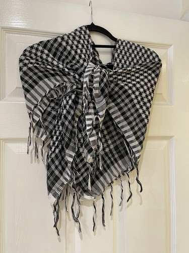 Woven wrap style keffiyeh - style,