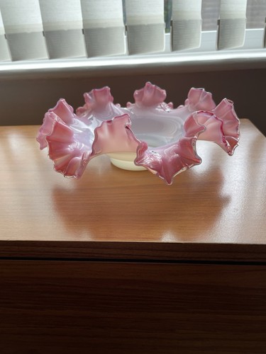 Stunning vintage fenton - stunning,
