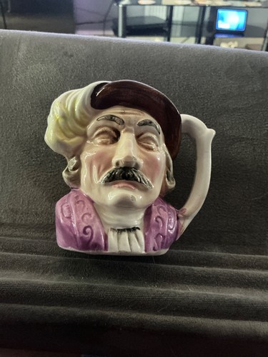 Medium toby jug - medium,