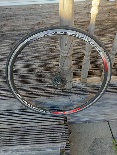 Fulcrum raging rim breaks very - breaks,