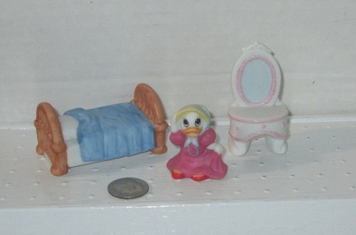 Vintage ceramic bisuue daisy - ceramic/bisuue,