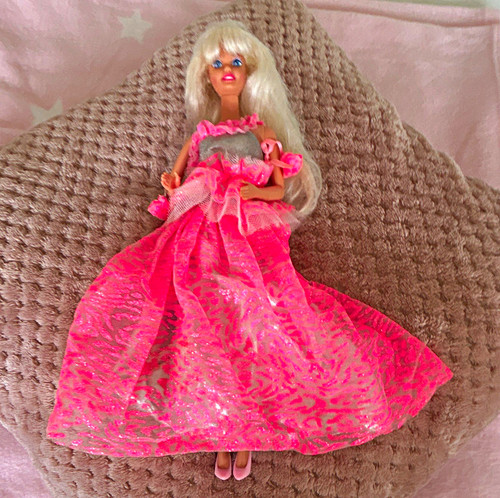 Vintage barbie doll - vintage, looks
