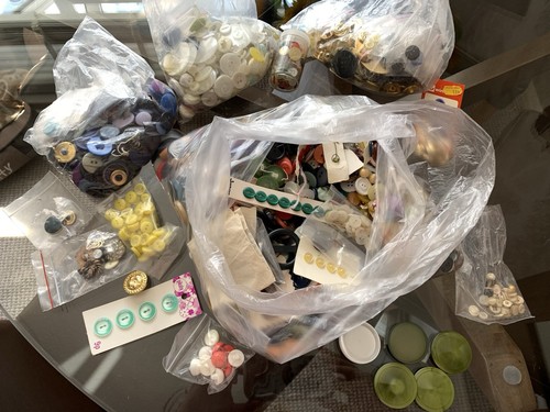 Mixed vintage buttons - mixed, kg