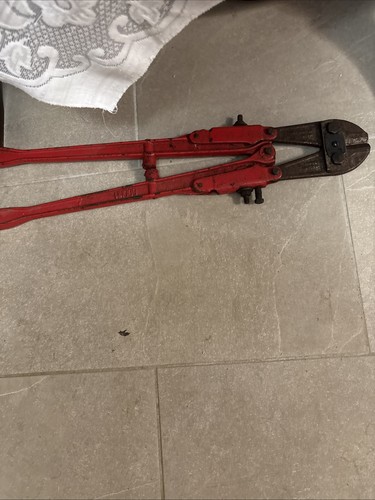 Bolt cutters - bolt,