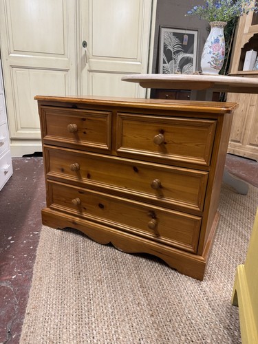 Small pine chest drawers - small,