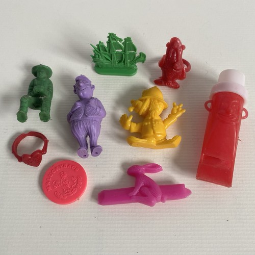 Vintage cereal toys cracker - toys,