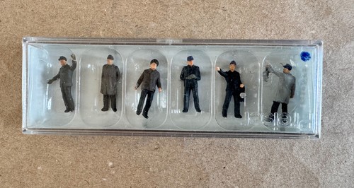 Preiser 14018 figures - preiser,