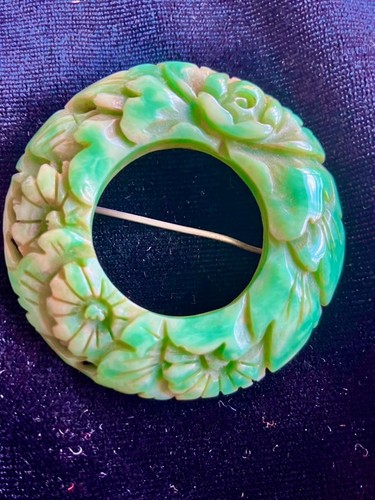 Vintage carved green jadeite - green,