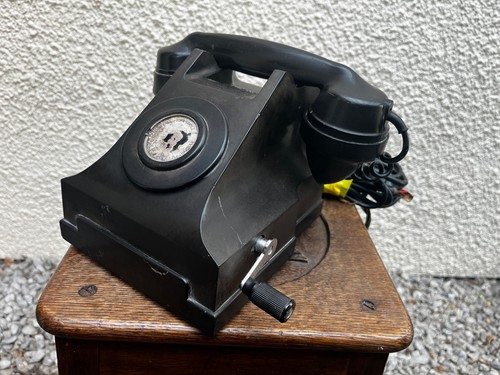 Vintage 1940 black - vintage, bakelite