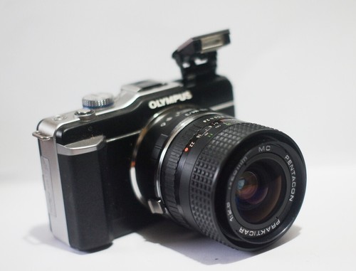 28mm lens 50mm - f.2.8, on