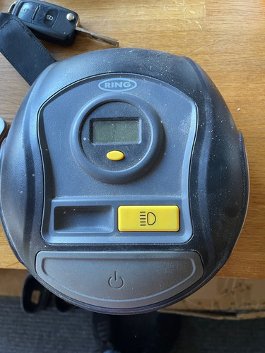 Ring 12v digital tyre inflator - ring,