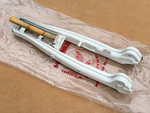 Nos honda white front - front, fork