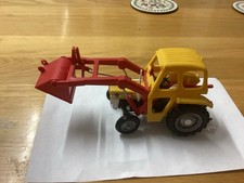 BRITAINS FARM TRACTOR MASSEY