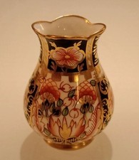 Royal Crown Derby Antique Imari Japan Witches Pattern 6299 Small/Mini Vase 