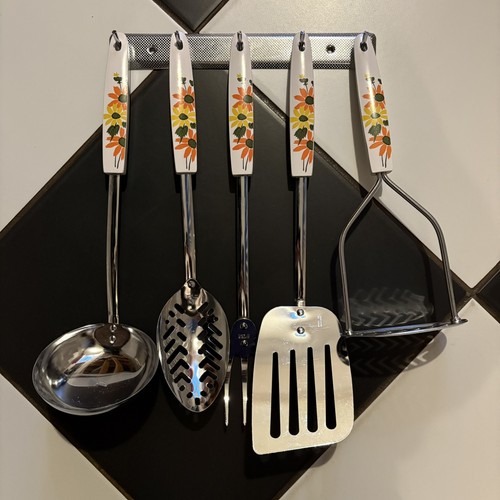 Vintage retro sky line - retro, plated