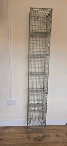 Wire caged locker 6 - caged,